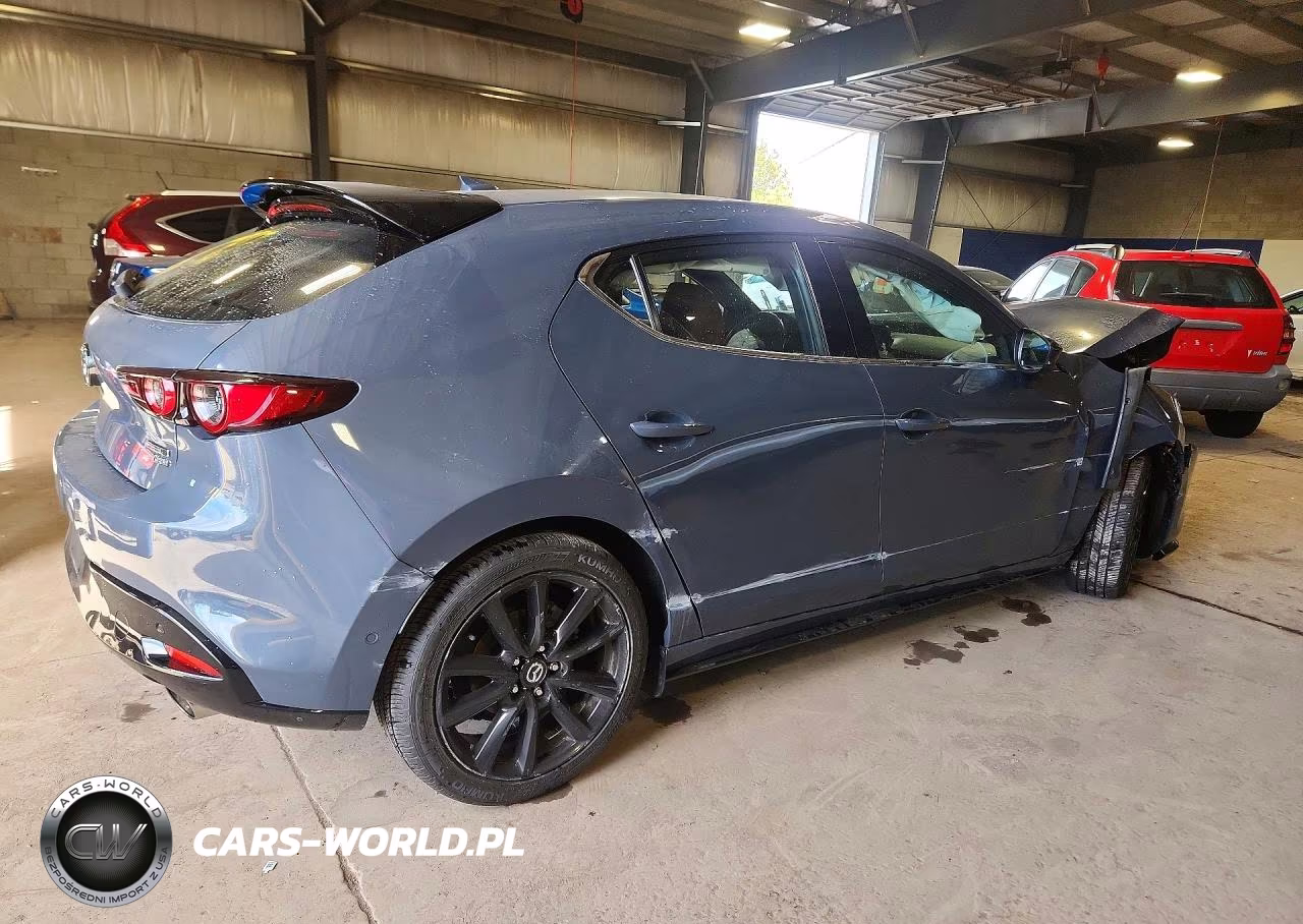 2021 Mazda 3 Premium Plus VIN:JM1BPBNY1M1312259 - 3