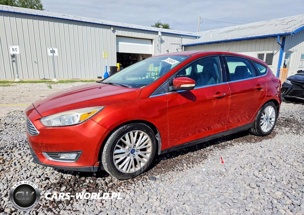 2018 Ford Focus Titanium VIN:1FADP3N2XJL313958 - 1