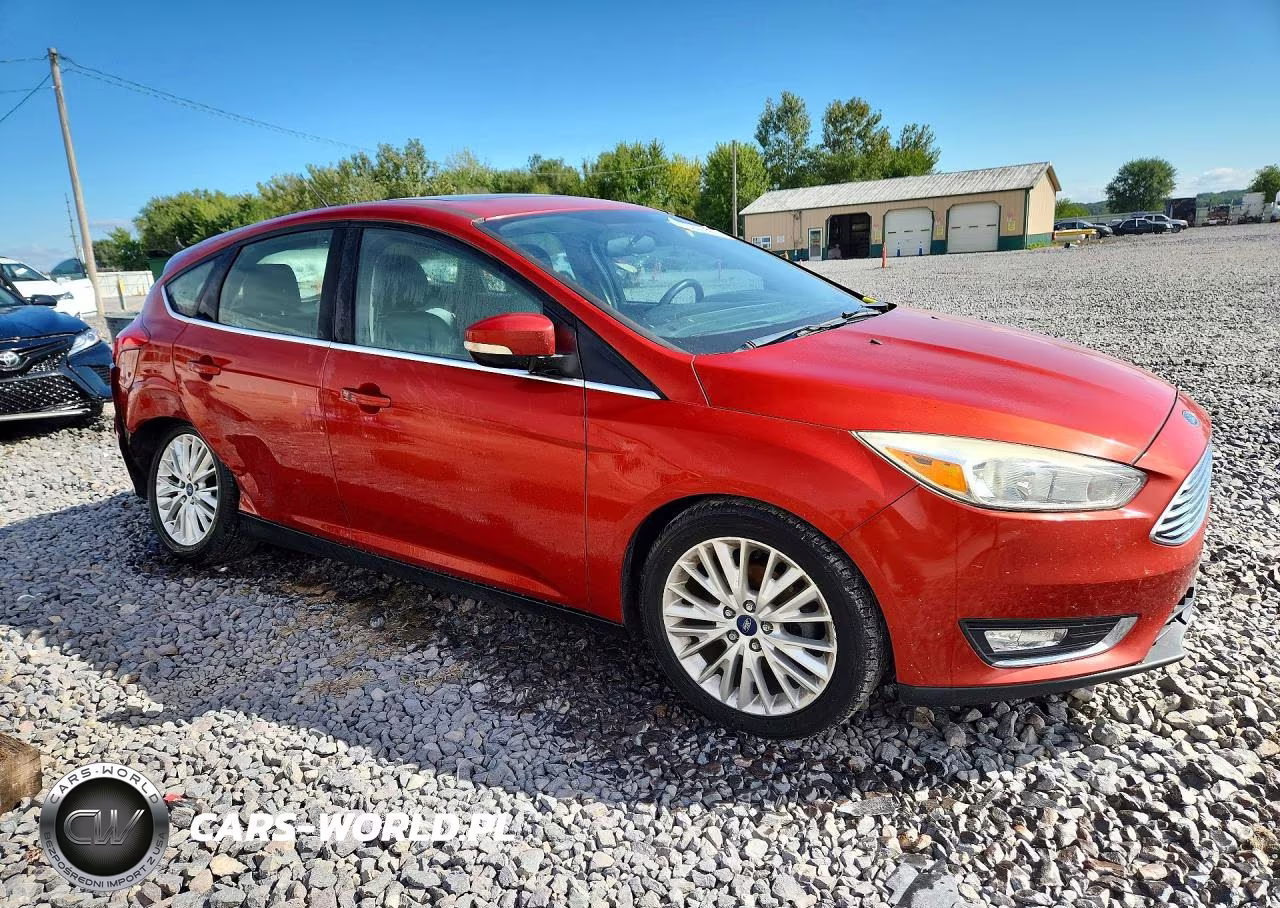 2018 Ford Focus Titanium VIN:1FADP3N2XJL313958 - 4
