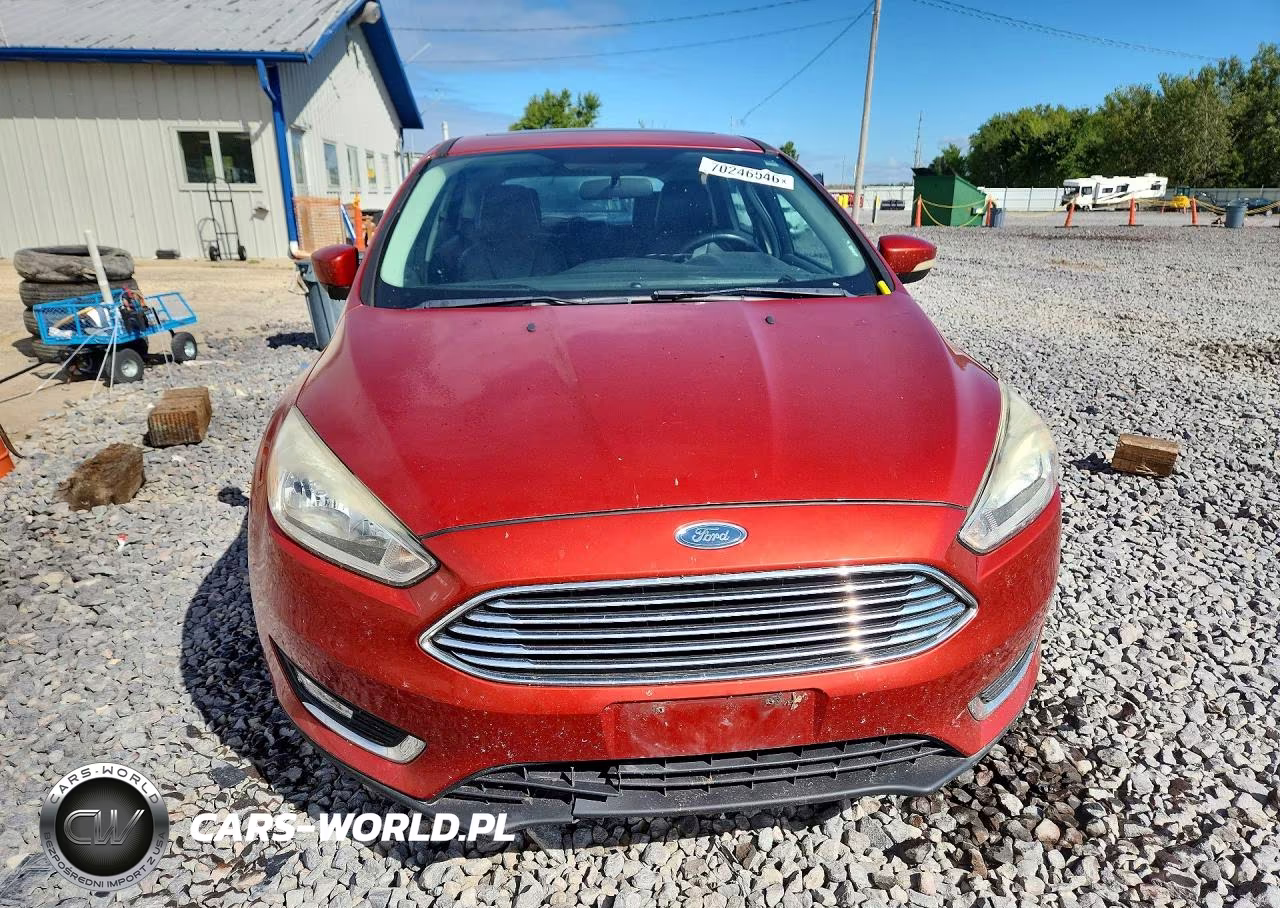 2018 Ford Focus Titanium VIN:1FADP3N2XJL313958 - 5