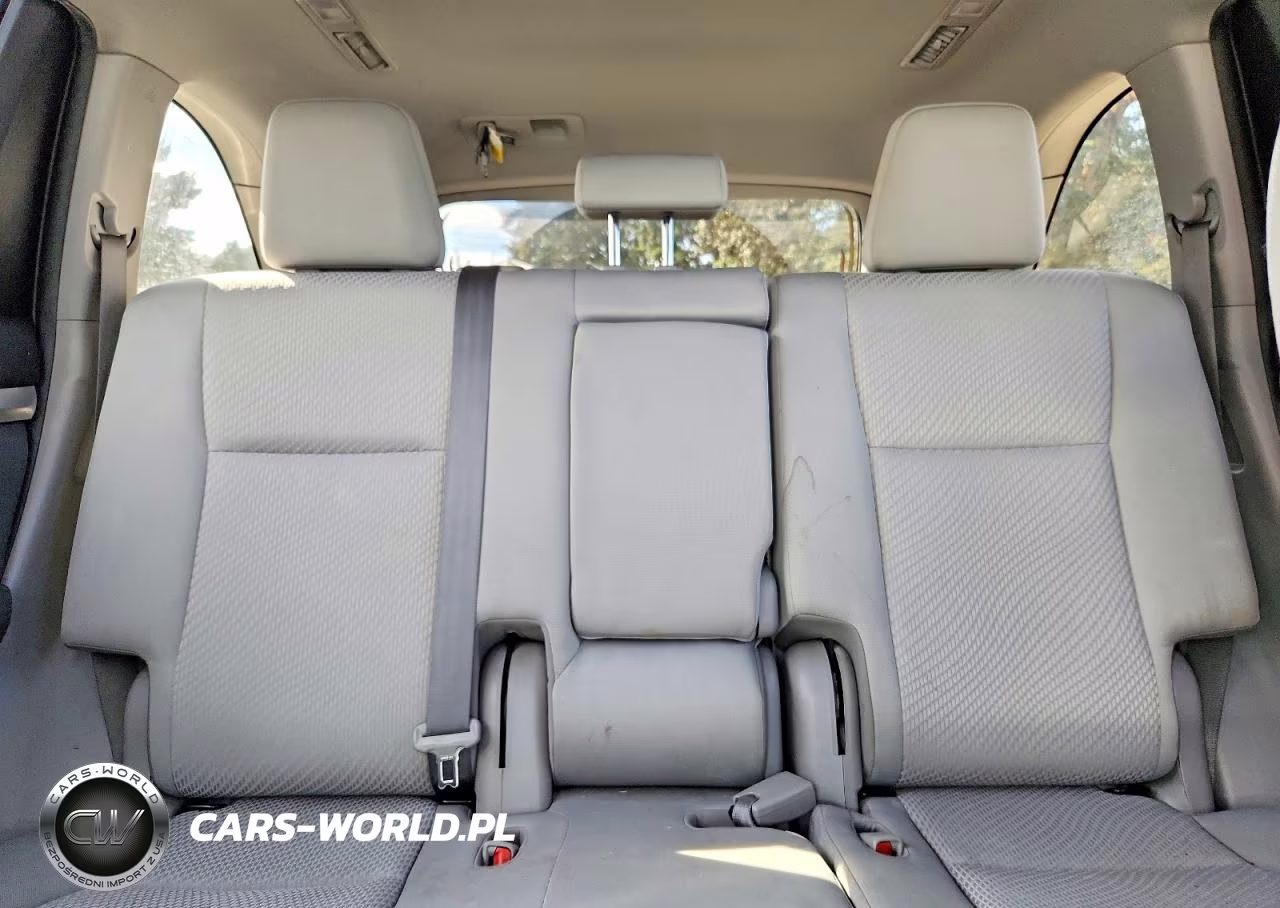 2019 Toyota Highlander Le VIN:5TDBZRFH9KS984832 - 10