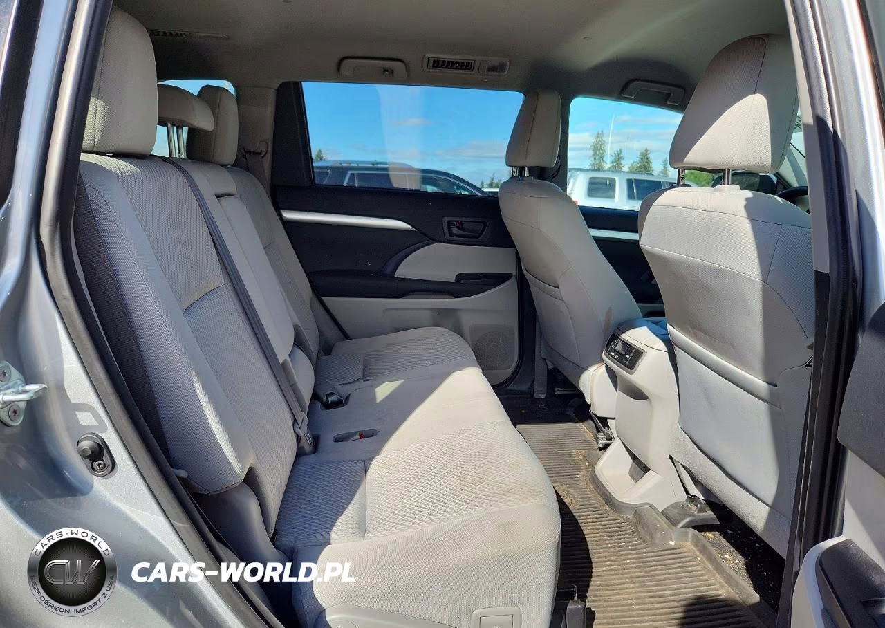 2019 Toyota Highlander Le VIN:5TDBZRFH9KS984832 - 11