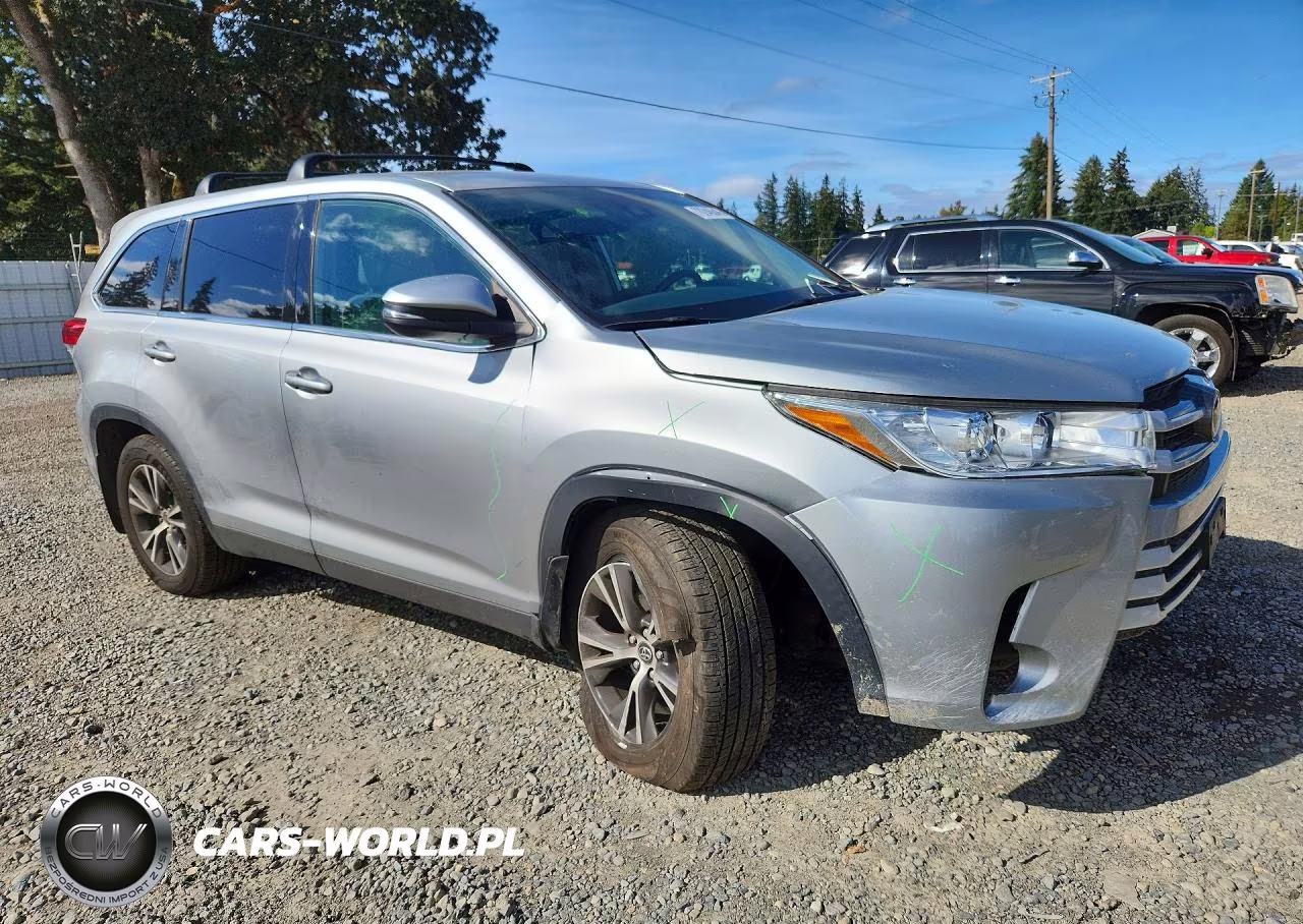 2019 Toyota Highlander Le VIN:5TDBZRFH9KS984832 - 4