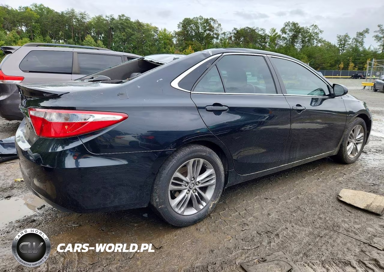 2017 Toyota Camry Se VIN:4T1BF1FK7HU304710 - 3