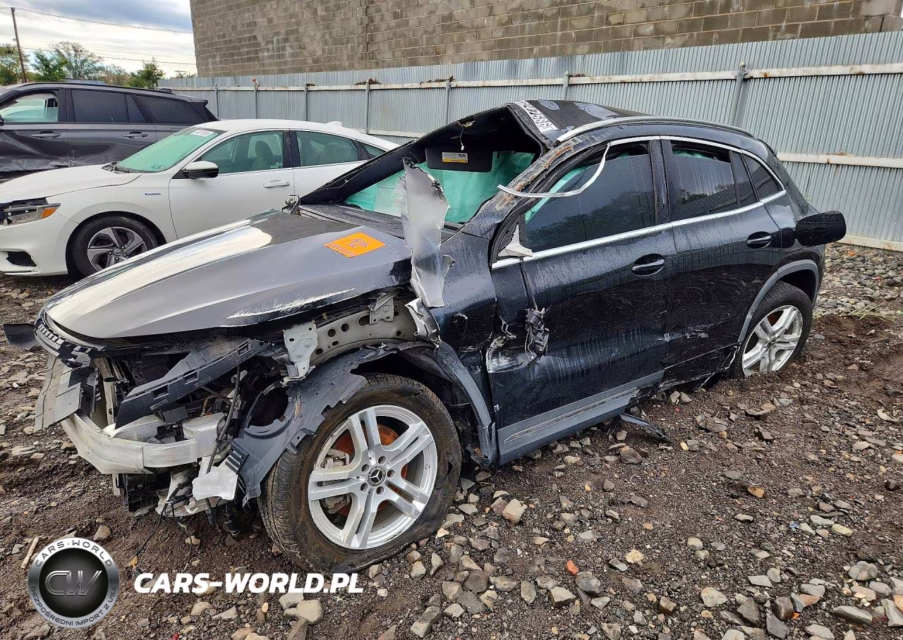 2023 Mercedes-Benz Gla 250 4Matic – zdjęcie 1 z 13