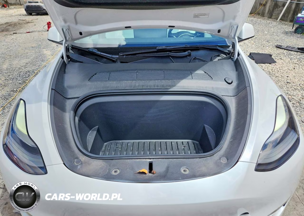 2022 Tesla Model Y VIN:7SAYGDEF4NF322736 - 11