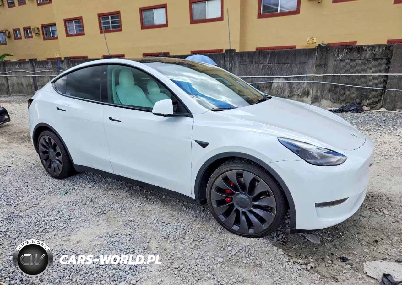 2022 Tesla Model Y VIN:7SAYGDEF4NF322736 - 4
