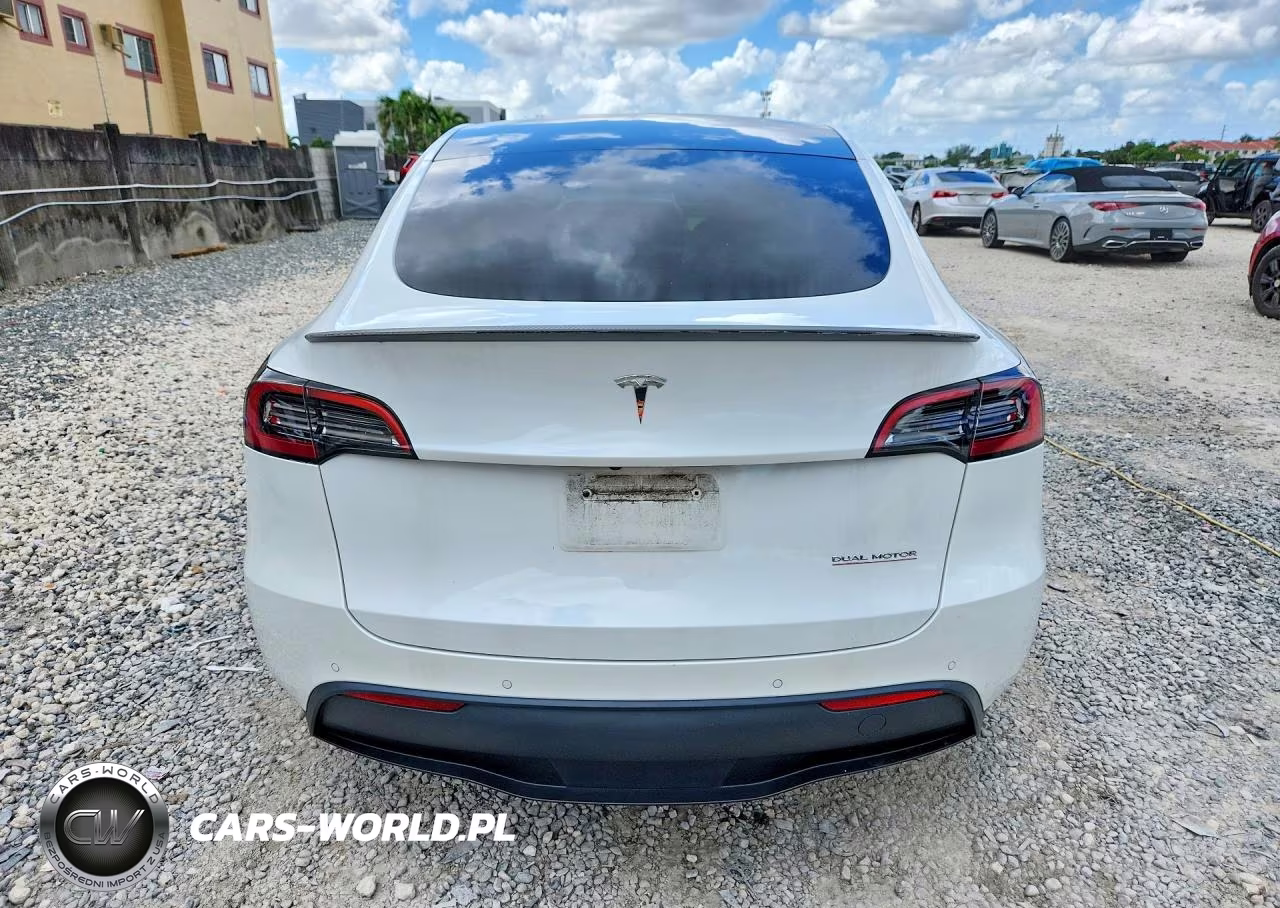 2022 Tesla Model Y VIN:7SAYGDEF4NF322736 - 6
