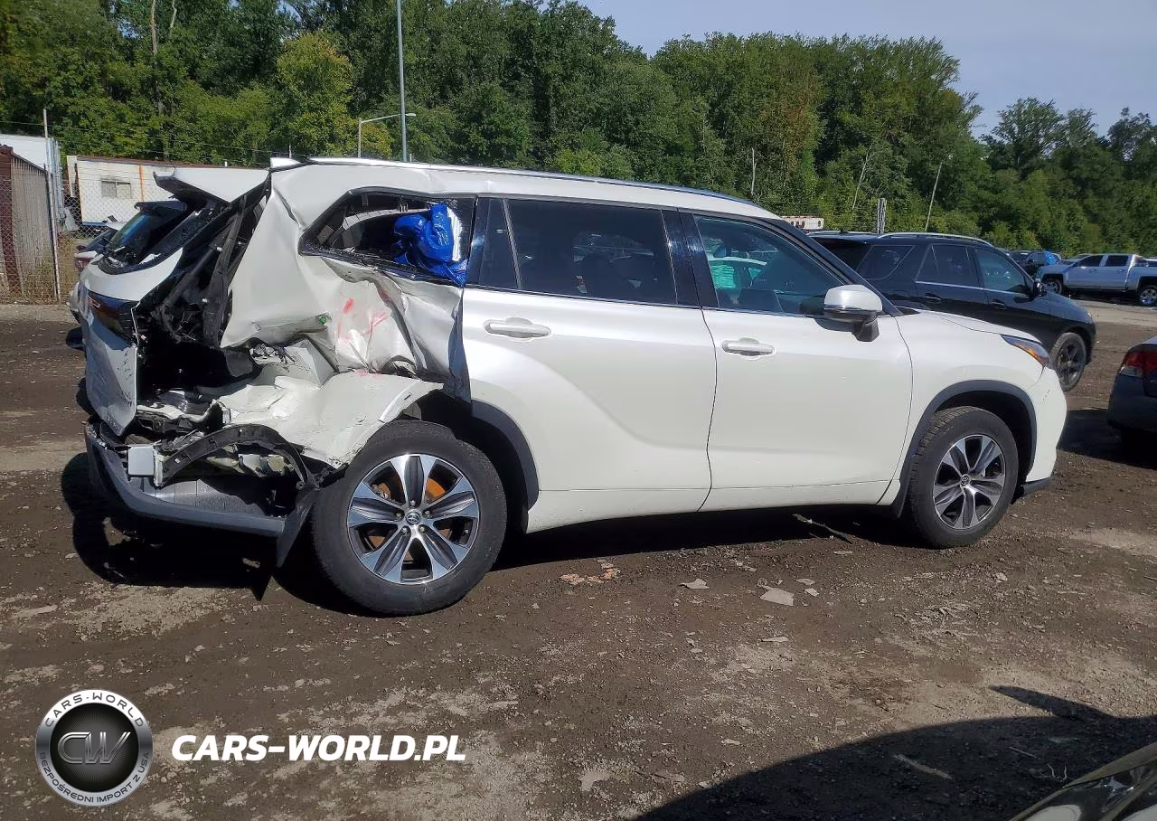 2020 Toyota Highlander Xle VIN:5TDHZRBH2LS501697 - 3