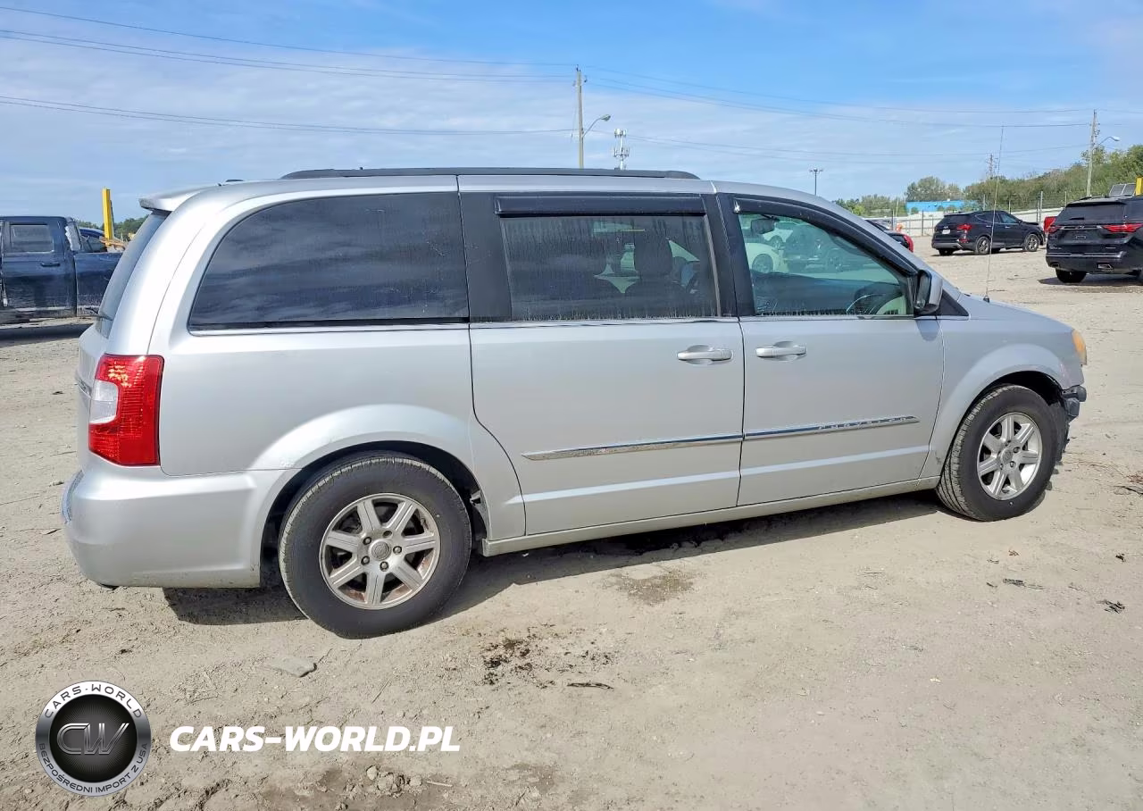 2012 Chrysler Town & Country Touring VIN:2C4RC1BG2CR286846 - 3