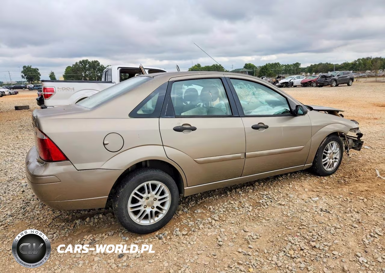 2005 Ford Focus Zx4 VIN:1FAFP34N35W256673 - 3