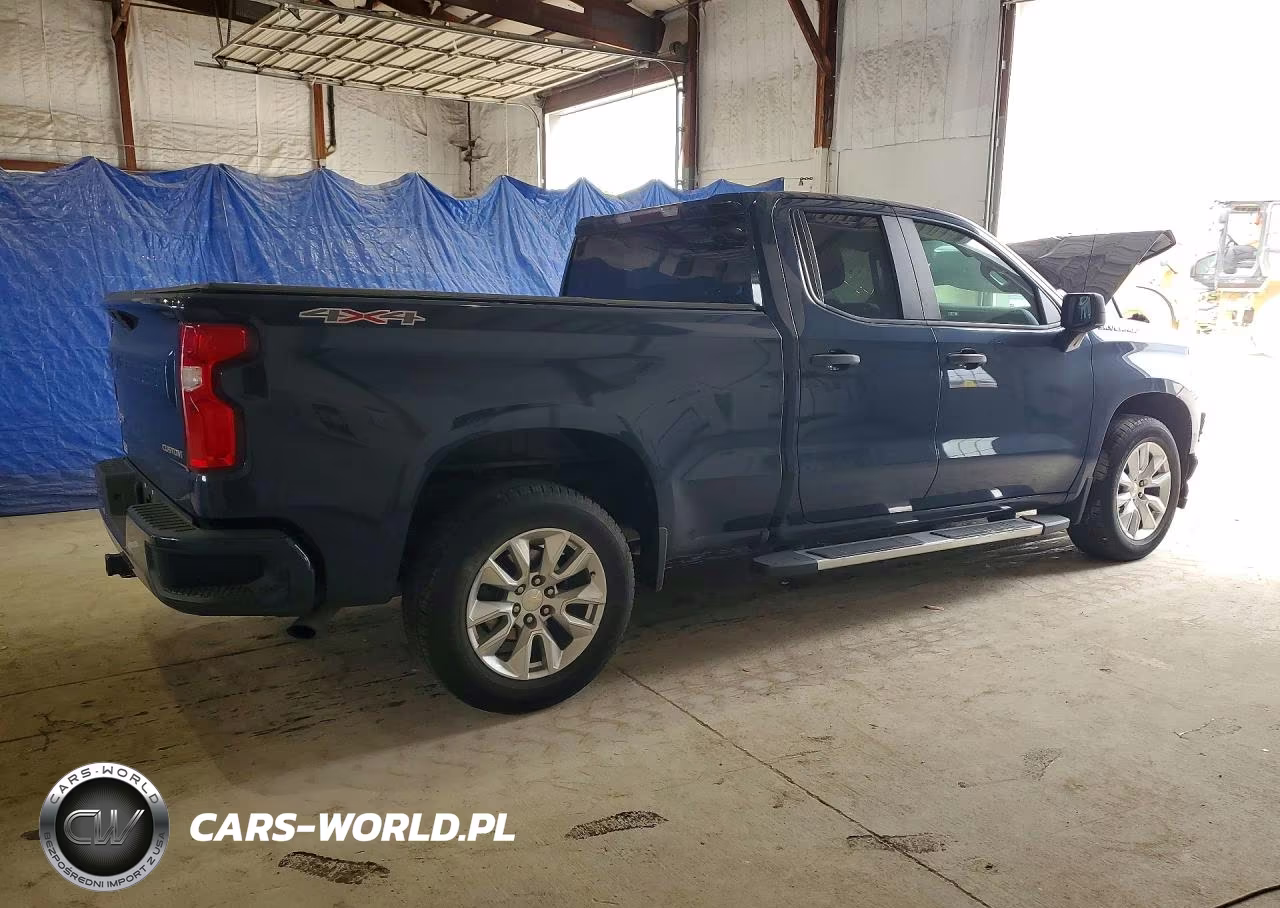 2021 Chevrolet Silverado K1500 Custom VIN:1GCRYBEK4MZ342736 - 3