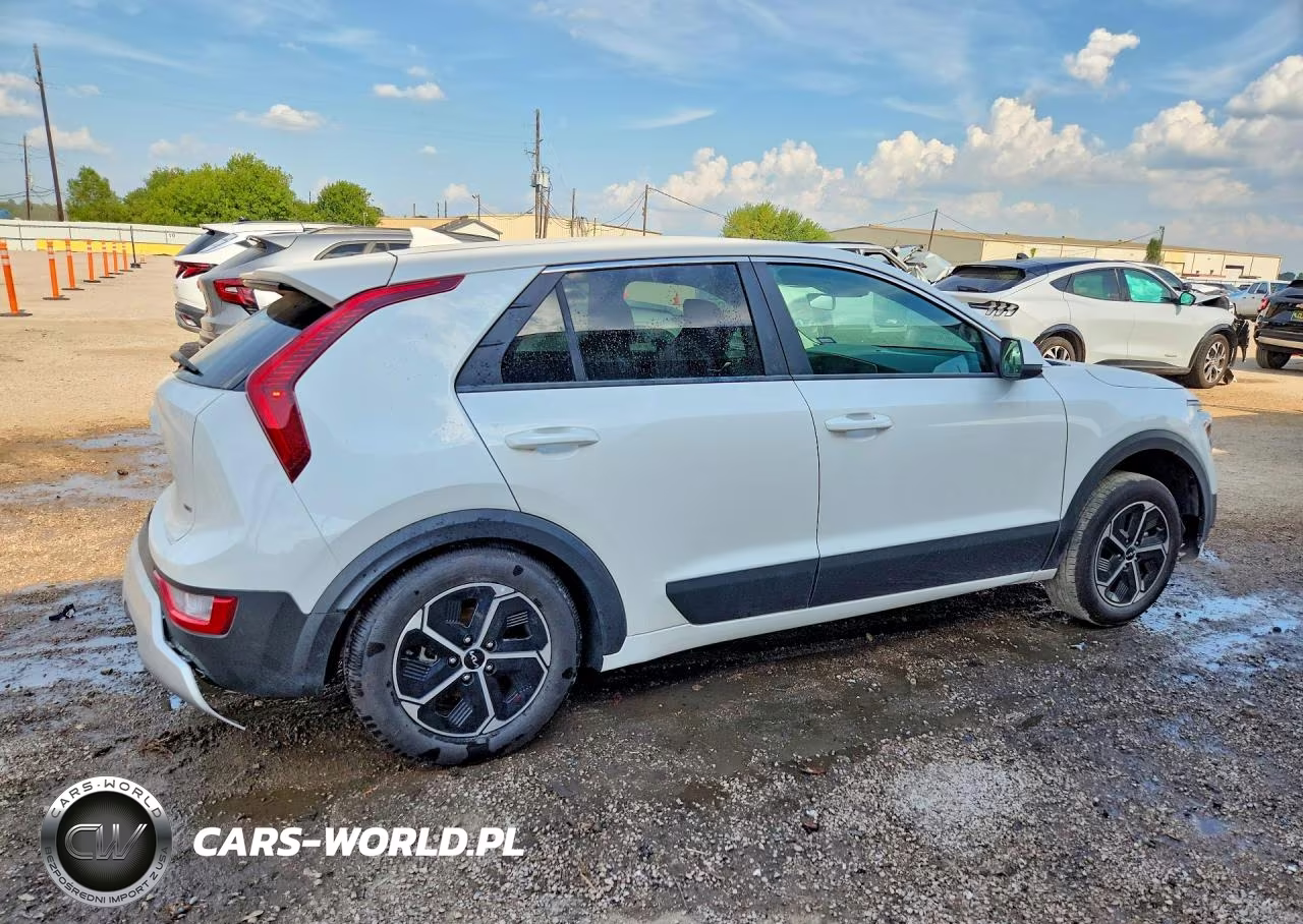 2026 Kia Niro Lx VIN:KNDCP3LE9T5362787 - 3