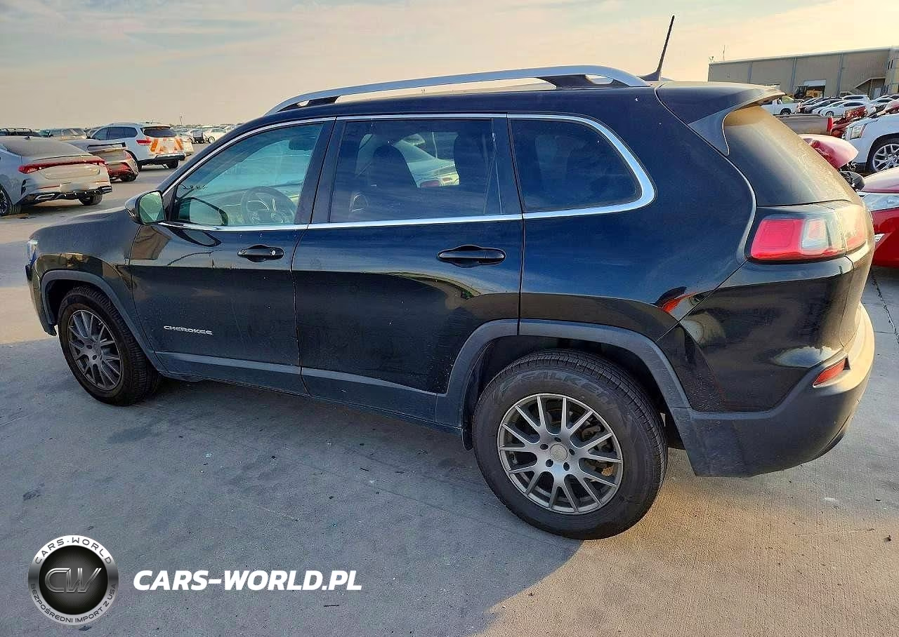 2019 Jeep Cherokee Latitude VIN:1C4PJLCB0KD164550 - 2