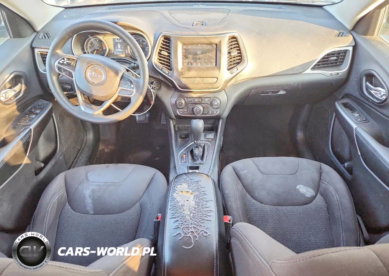 2019 Jeep Cherokee Latitude VIN:1C4PJLCB0KD164550 - 8