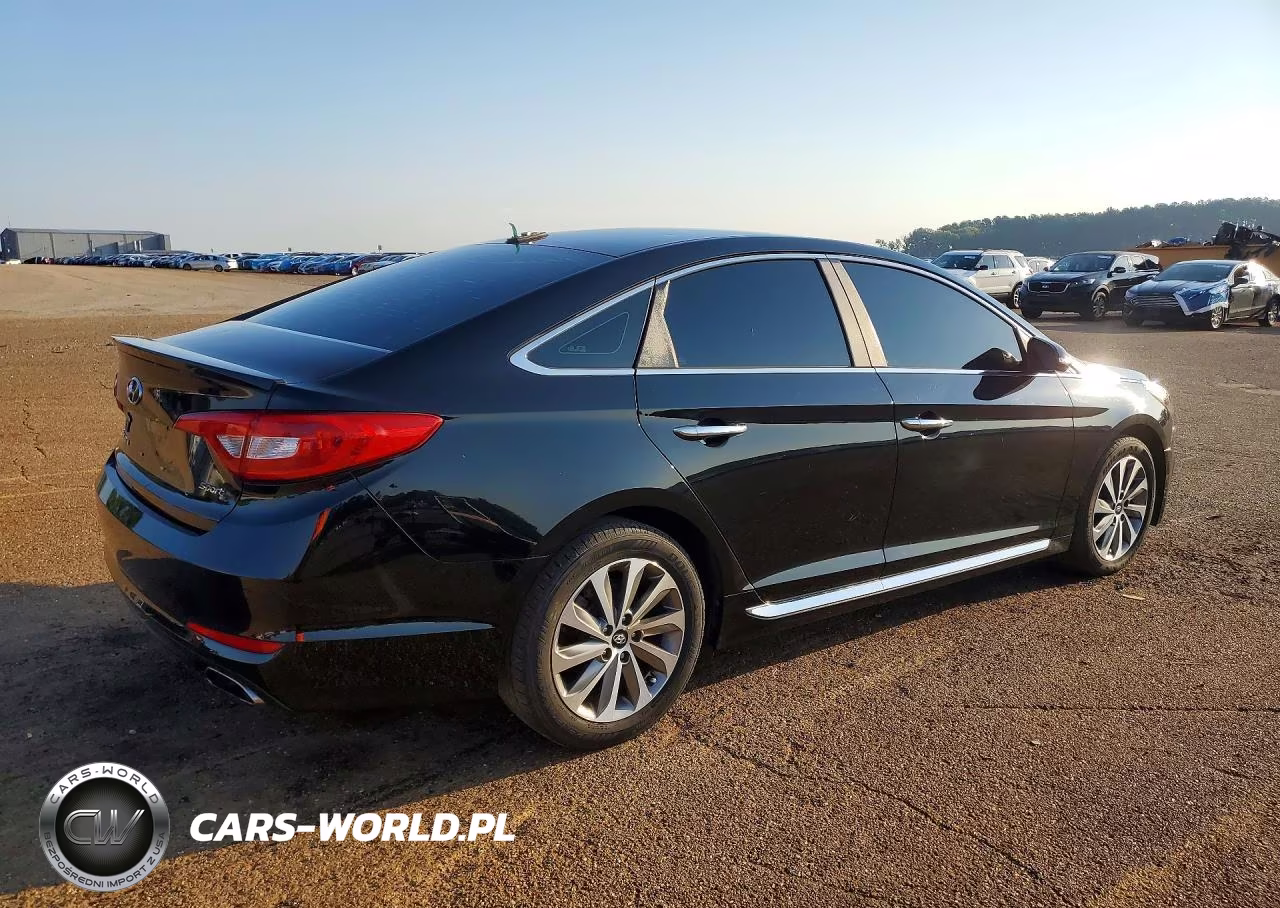 2015 Hyundai Sonata Sport VIN:5NPE34AF0FH086333 - 3