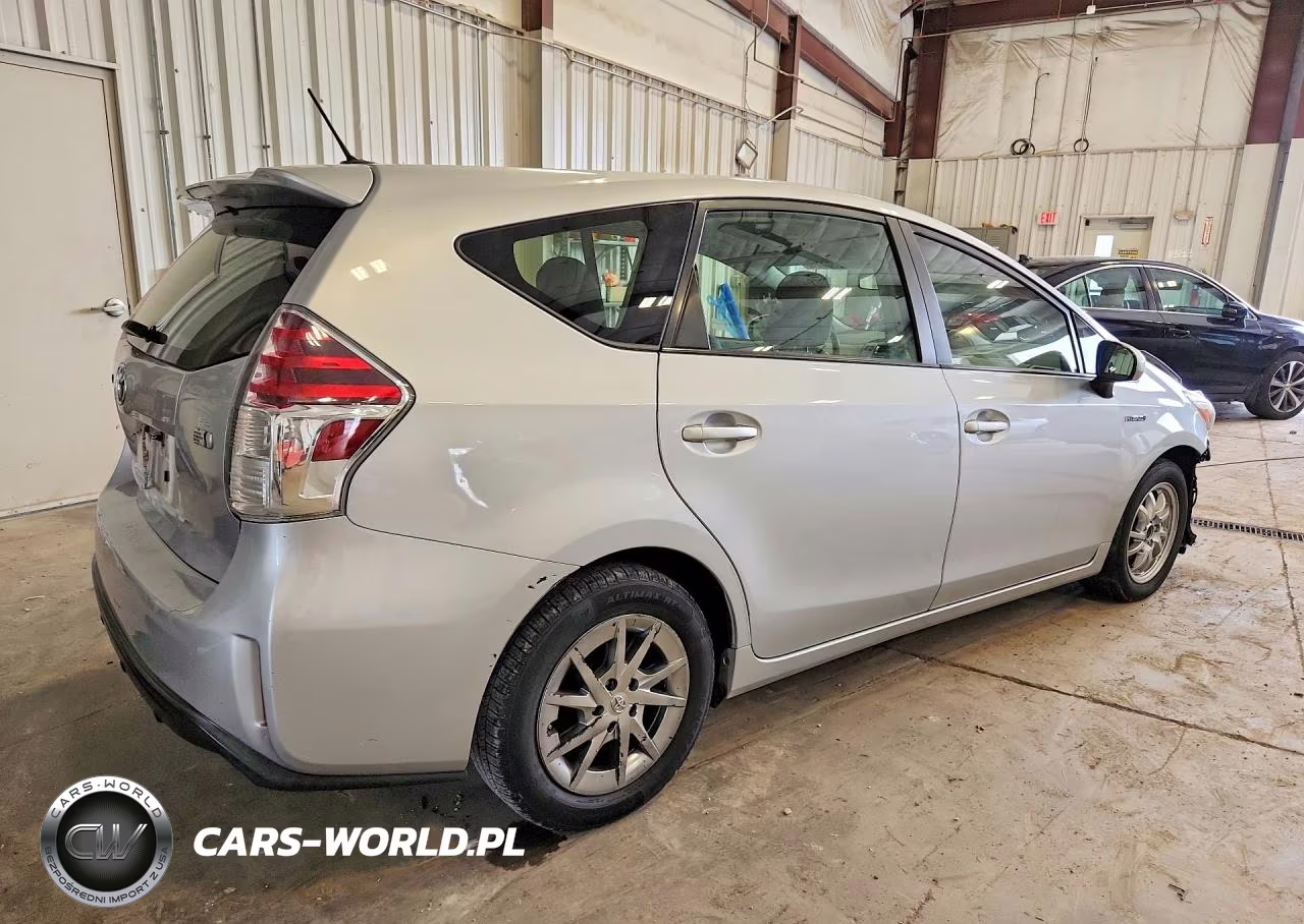 2015 Toyota Prius V Three VIN:JTDZN3EUXFJ032981 - 3