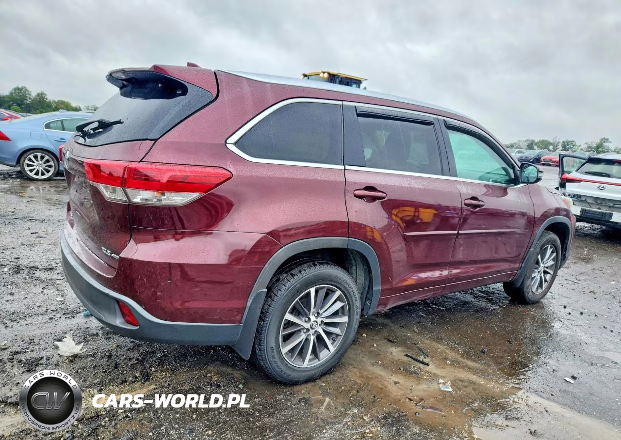 2017 Toyota Highlander Xle VIN:5TDJZRFH7HS406717 - 3