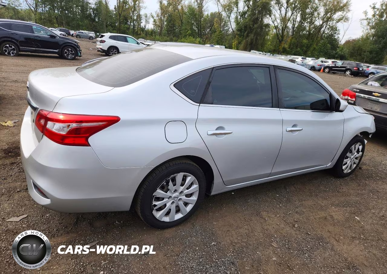 2018 Nissan Sentra S VIN:3N1AB7AP0JY281410 - 3