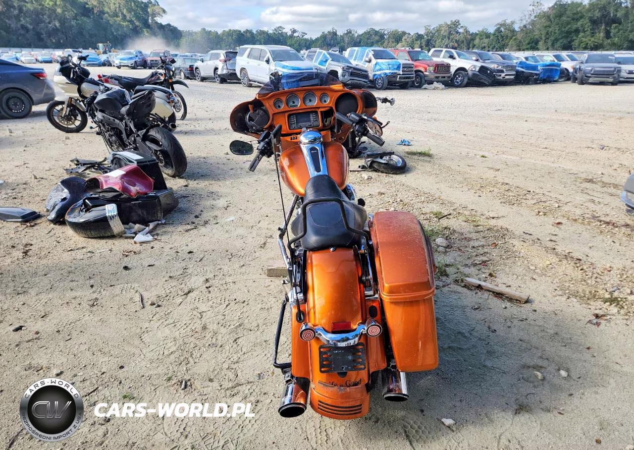 2014 Harley-Davidson Flhx Street Glide VIN:1HD1KBM12EB686808 - 4