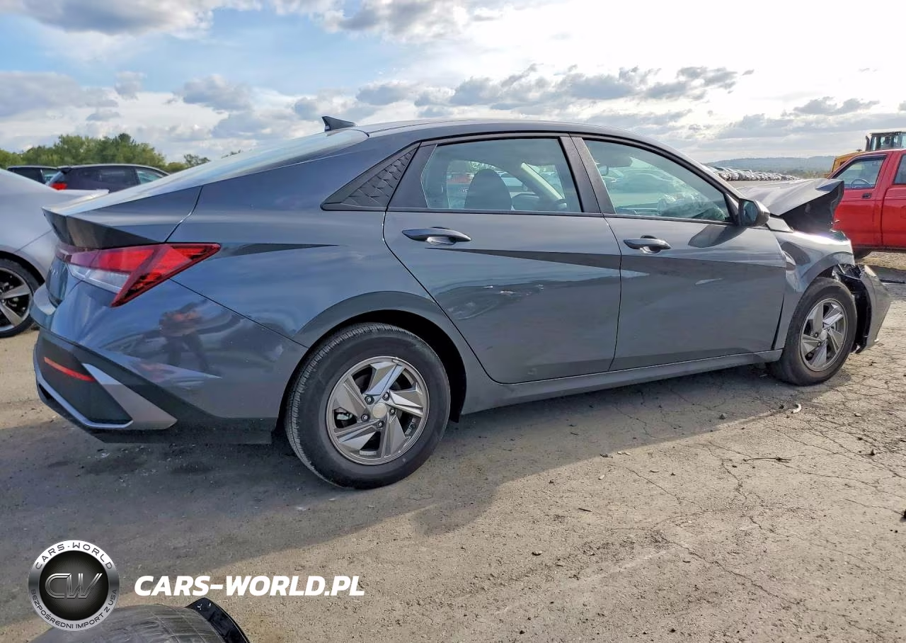 2026 Hyundai Elantra Se VIN:KMHLL4DG1TU115461 - 3