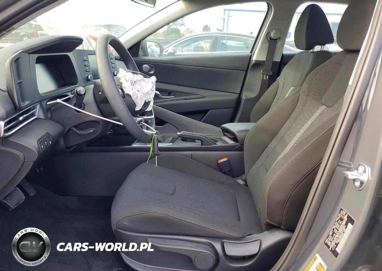 2026 Hyundai Elantra Se VIN:KMHLL4DG1TU115461 - 7