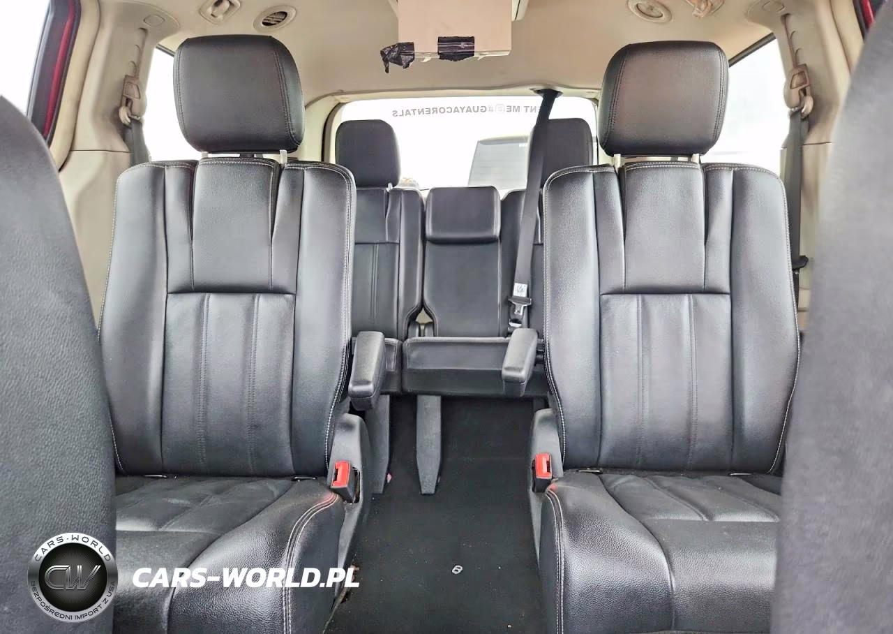 2014 Chrysler Town & Country Touring VIN:2C4RC1BGXER171317 - 10