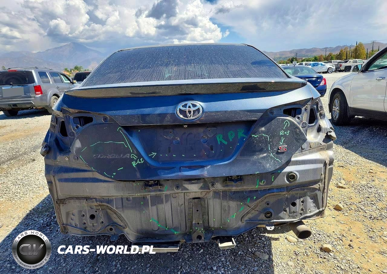 2015 Toyota Corolla S Plus VIN:5YFBURHE1FP243901 - 6