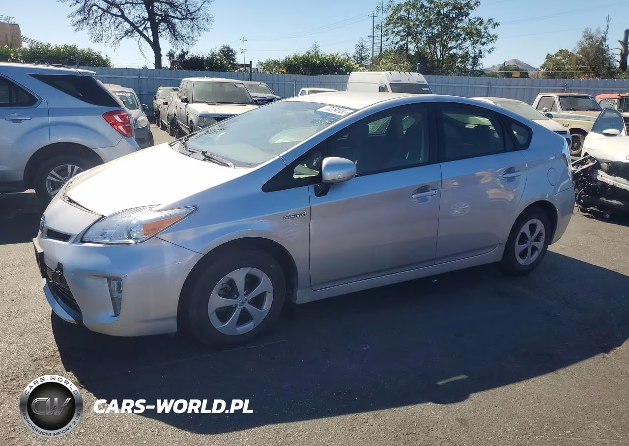 2015 Toyota Prius Two VIN:JTDKN3DU1F2003169 - 1