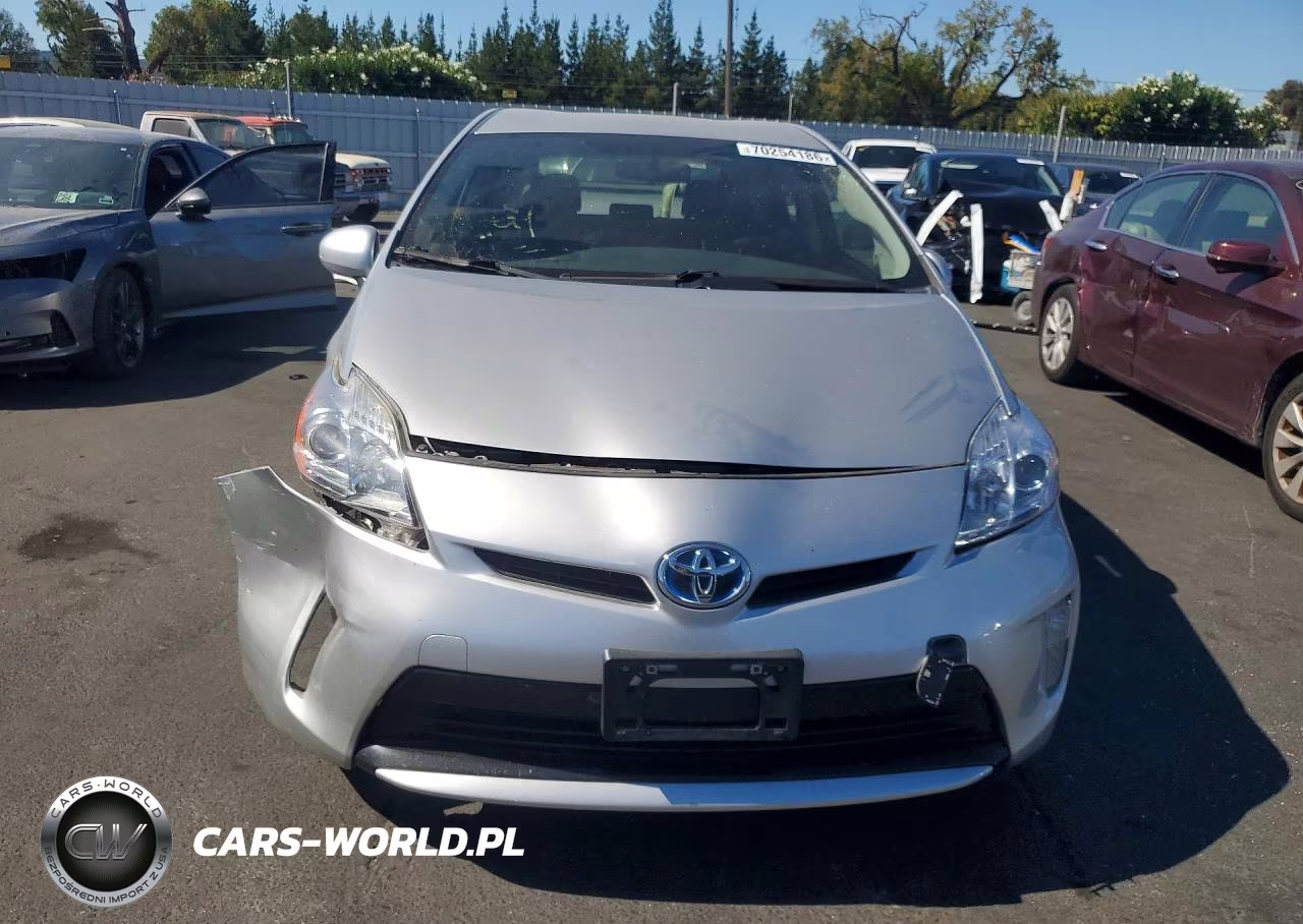 2015 Toyota Prius Two VIN:JTDKN3DU1F2003169 - 5