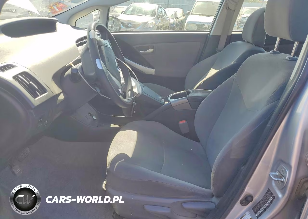 2015 Toyota Prius Two VIN:JTDKN3DU1F2003169 - 7