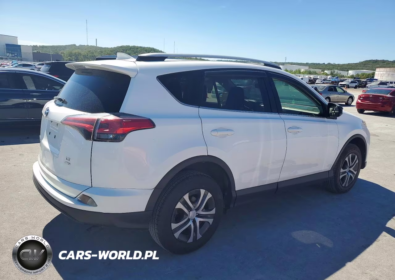 2018 Toyota Rav4 Le VIN:JTMBFREV0JJ218435 - 3