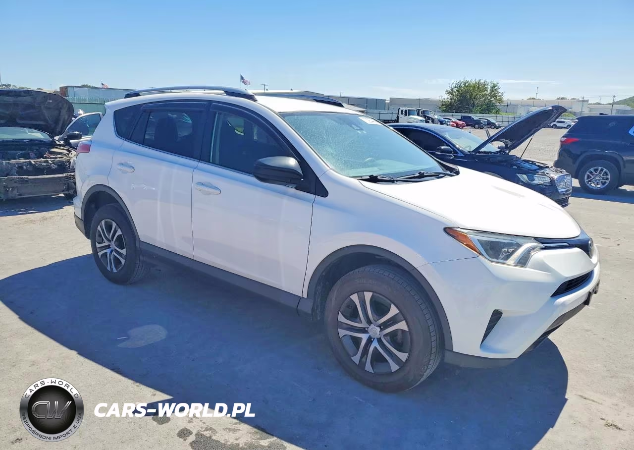 2018 Toyota Rav4 Le VIN:JTMBFREV0JJ218435 - 4