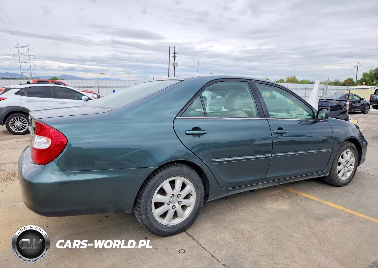 2004 Toyota Camry Xle VIN:4T1BE30K94U305570 - 3