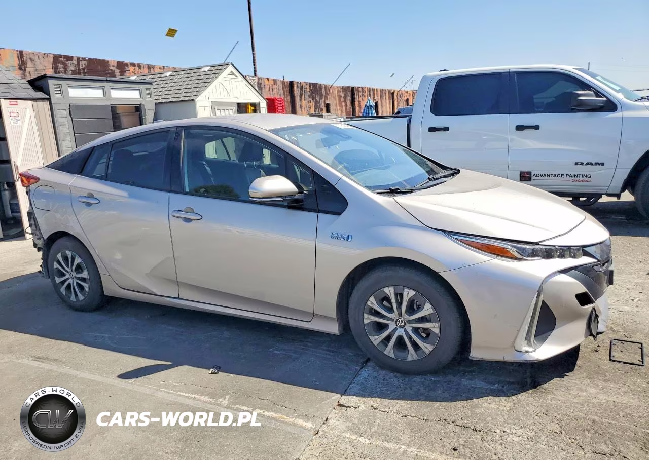 2020 Toyota Prius Prime Xle VIN:JTDKARFP1L3145808 - 4