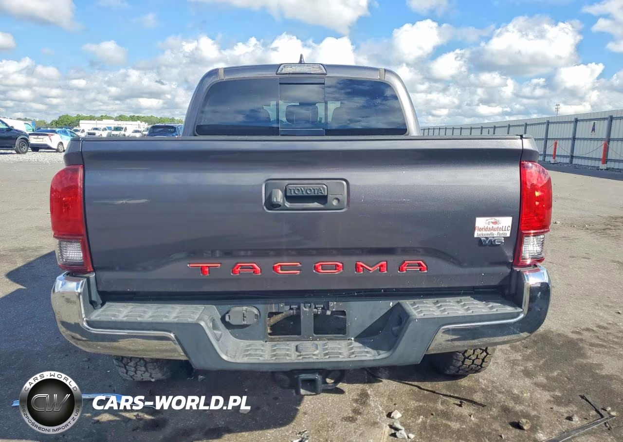 2018 Toyota Tacoma Double Cab VIN:5TFAZ5CN7JX060896 - 6
