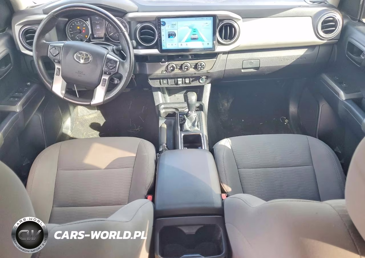 2018 Toyota Tacoma Double Cab VIN:5TFAZ5CN7JX060896 - 8