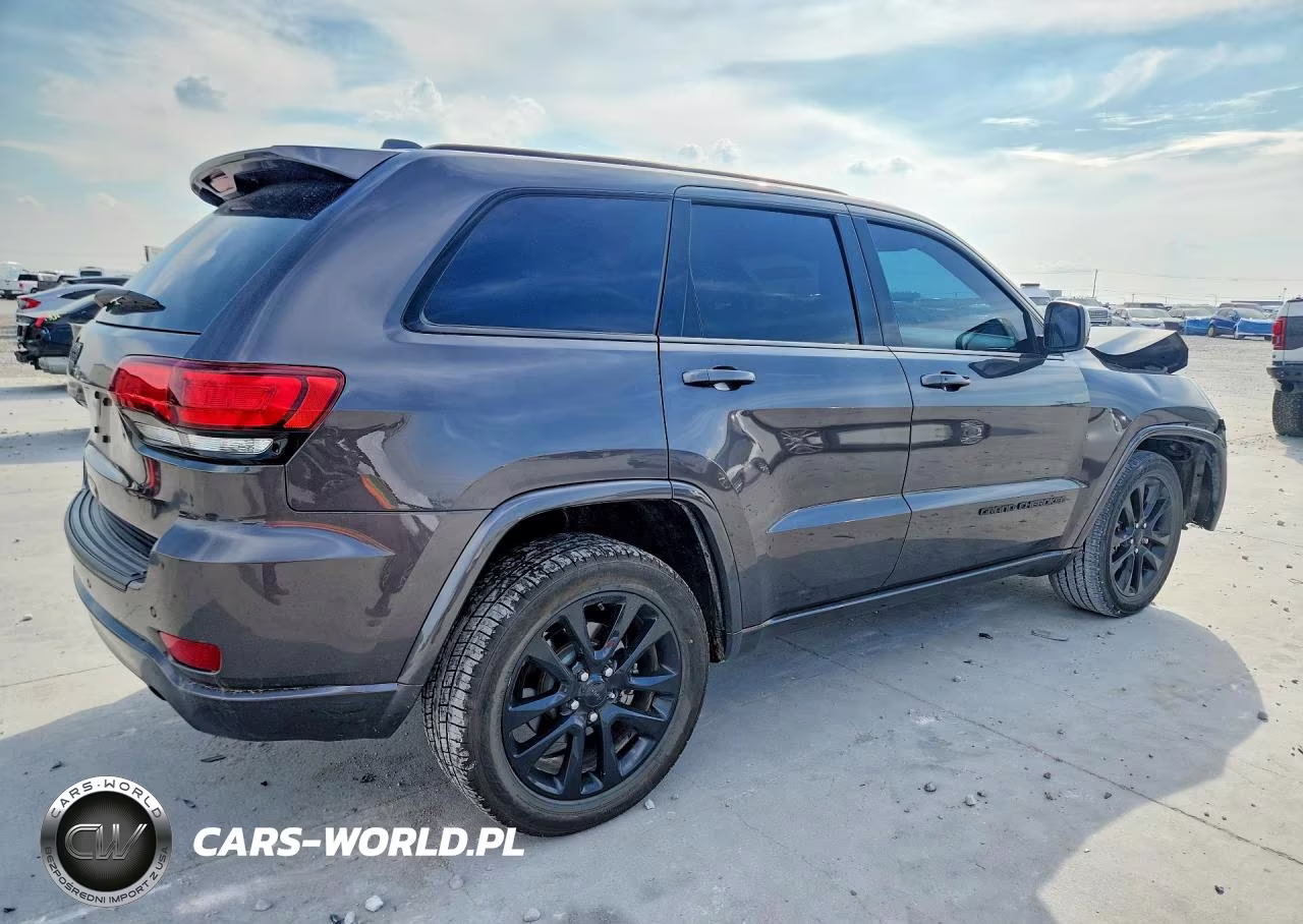 2020 Jeep Grand Cherokee Laredo VIN:1C4RJEAG9LC429881 - 3