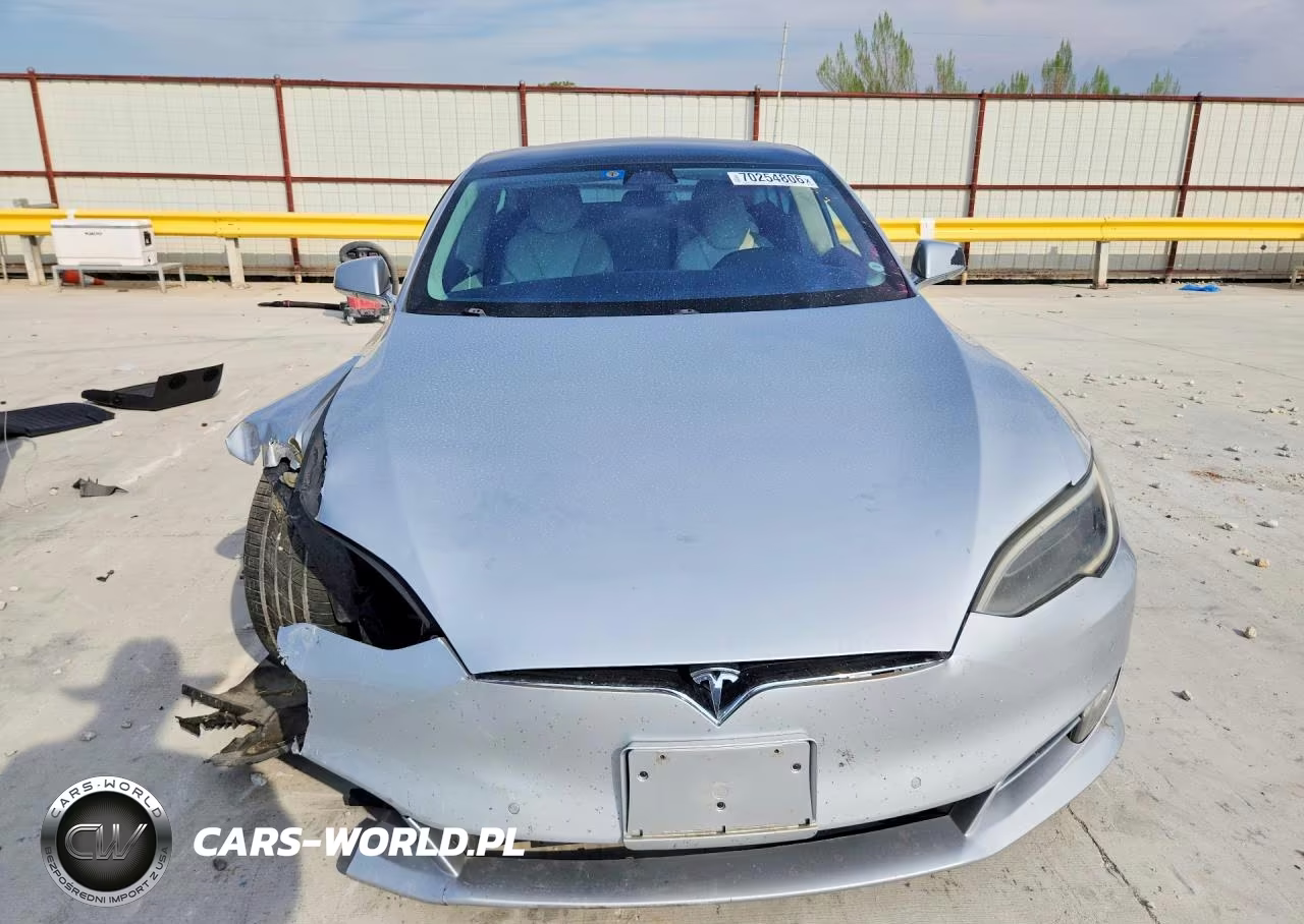 2018 Tesla Model S VIN:5YJSA1E28JF260784 - 5