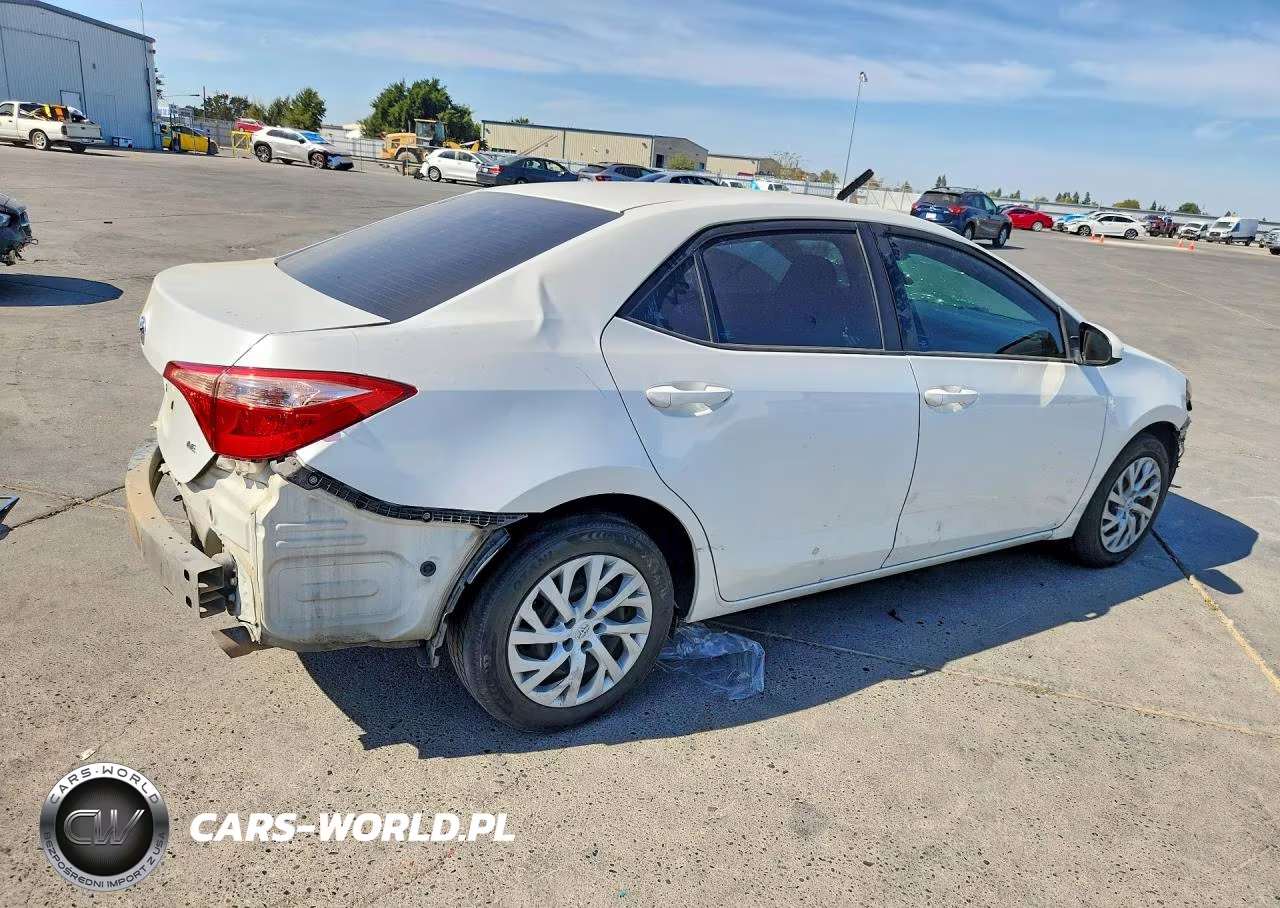 2019 Toyota Corolla Le VIN:5YFBURHEXKP877850 - 3