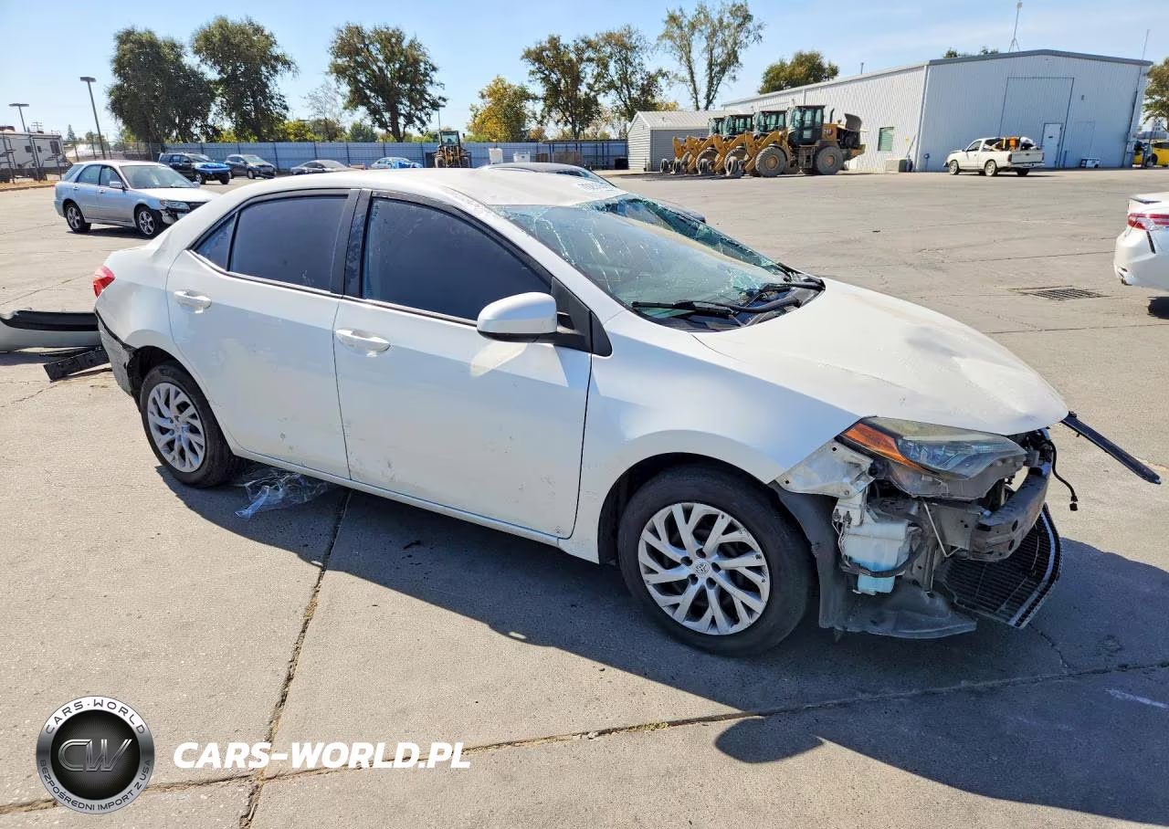 2019 Toyota Corolla Le VIN:5YFBURHEXKP877850 - 4
