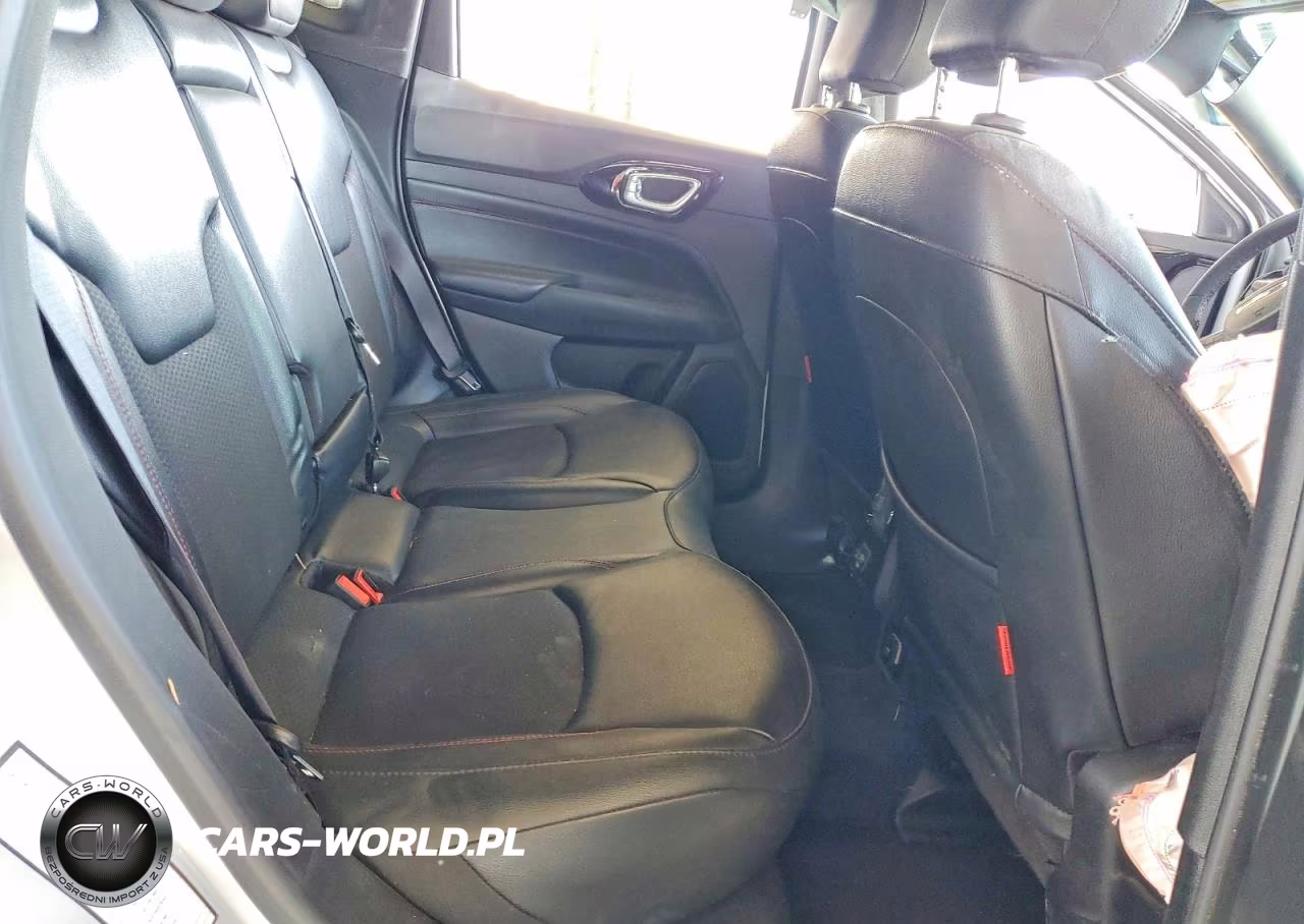 2025 Jeep Compass Trailhawk VIN:3C4NJDDN0ST570148 - 10