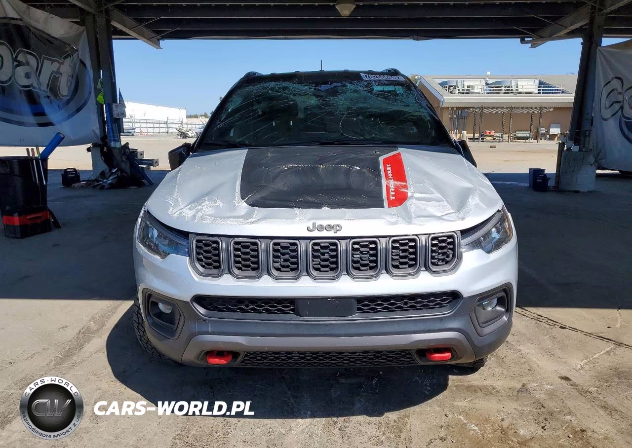 2025 Jeep Compass Trailhawk VIN:3C4NJDDN0ST570148 - 5