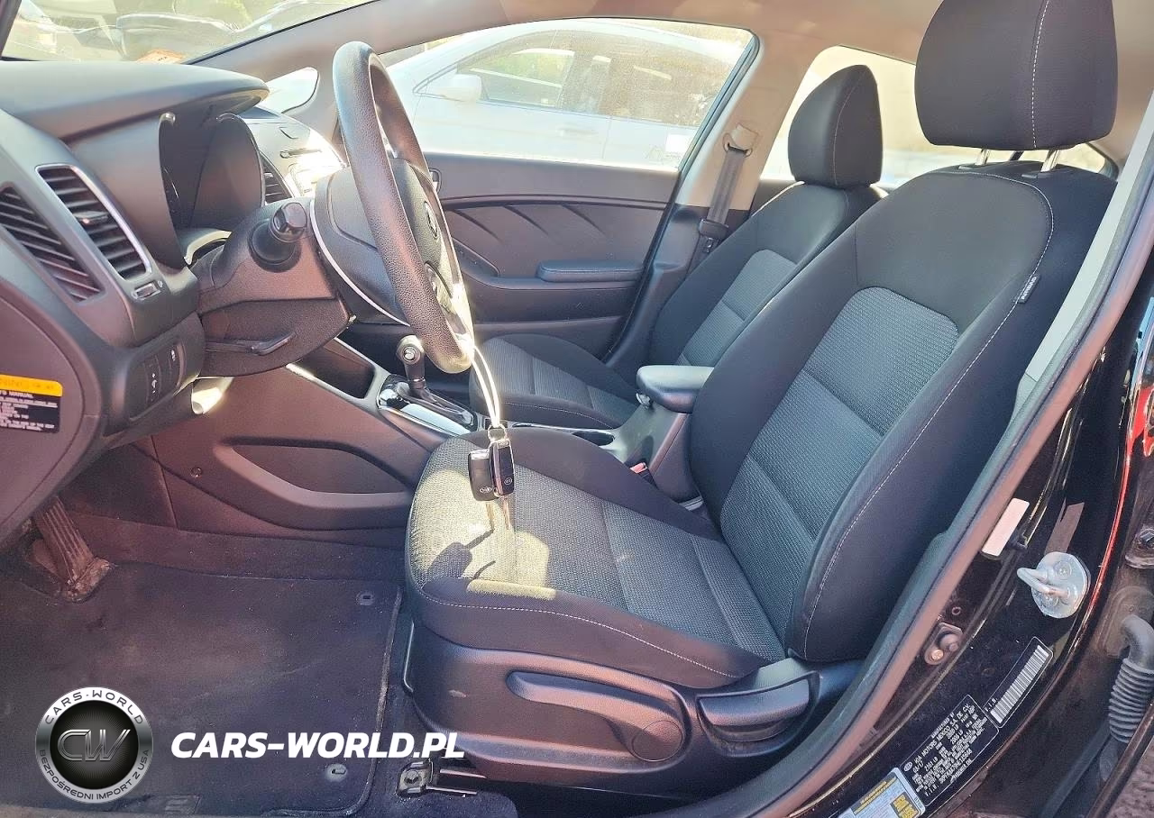 2017 Kia Forte Lx VIN:3KPFK4A79HE135648 - 7