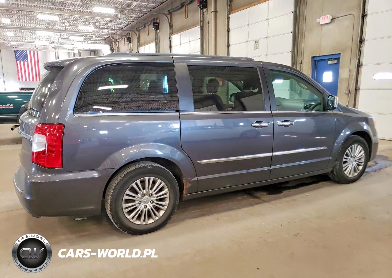 2015 Chrysler Town & Country Touring L VIN:2C4RC1CG2FR589872 - 3