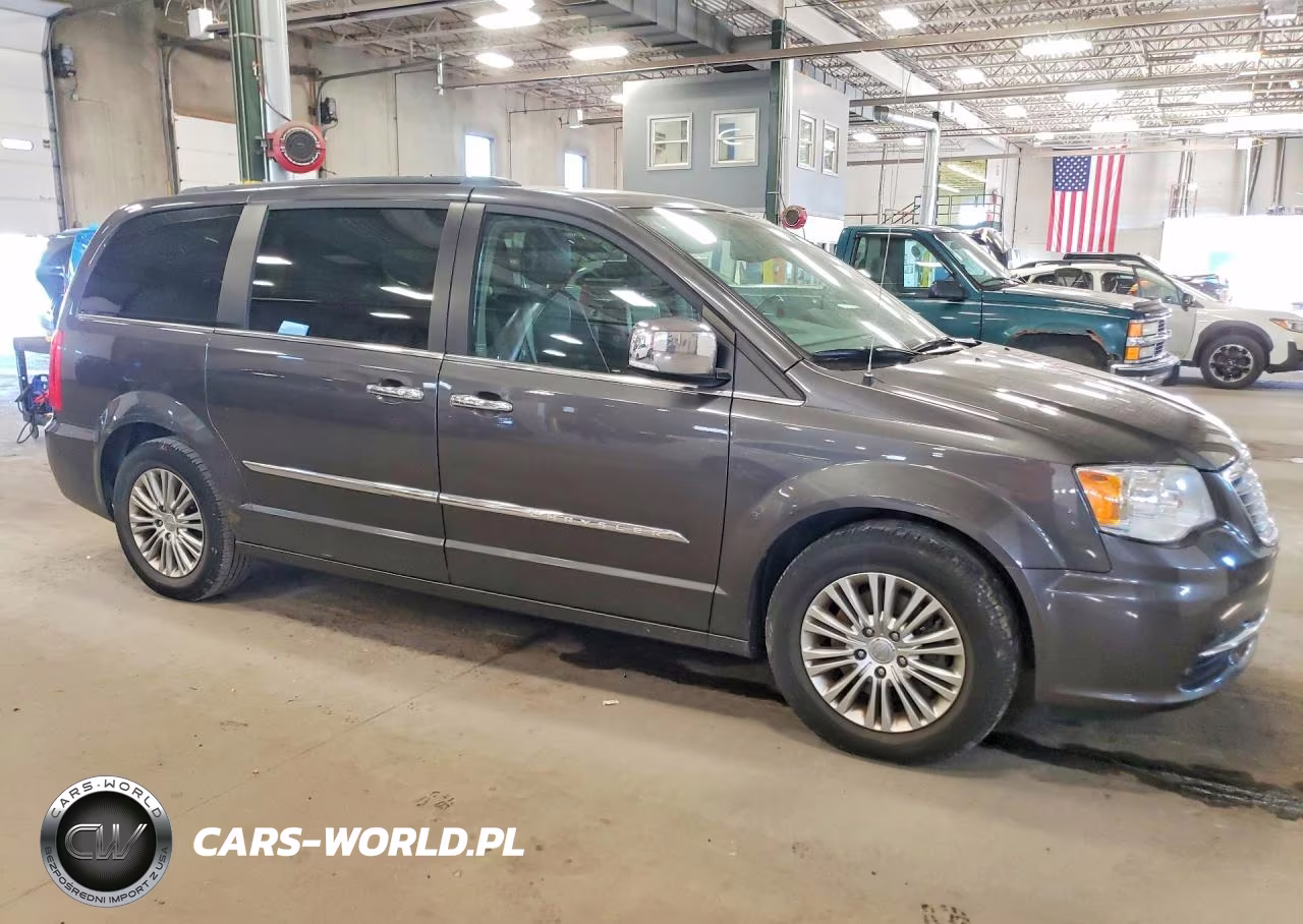 2015 Chrysler Town & Country Touring L VIN:2C4RC1CG2FR589872 - 4