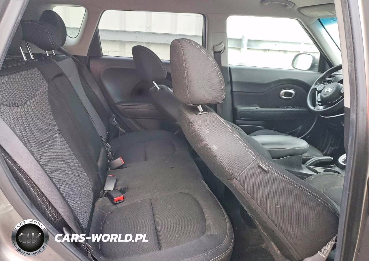2018 Kia Soul + VIN:KNDJP3A50J7514287 - 10