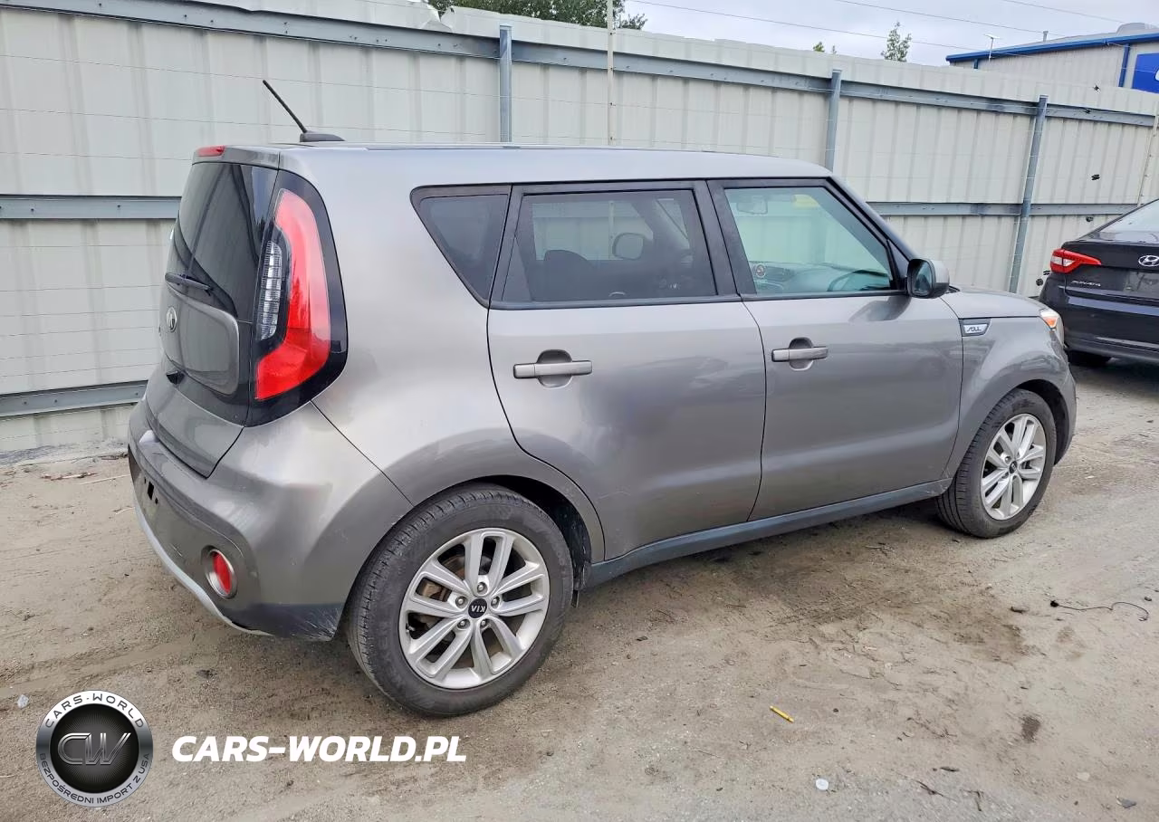 2018 Kia Soul + VIN:KNDJP3A50J7514287 - 3