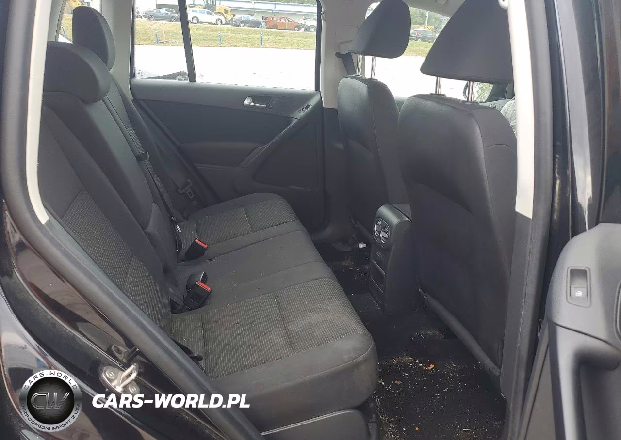 2017 Volkswagen Tiguan S VIN:WVGAV7AXXHK043184 - 11
