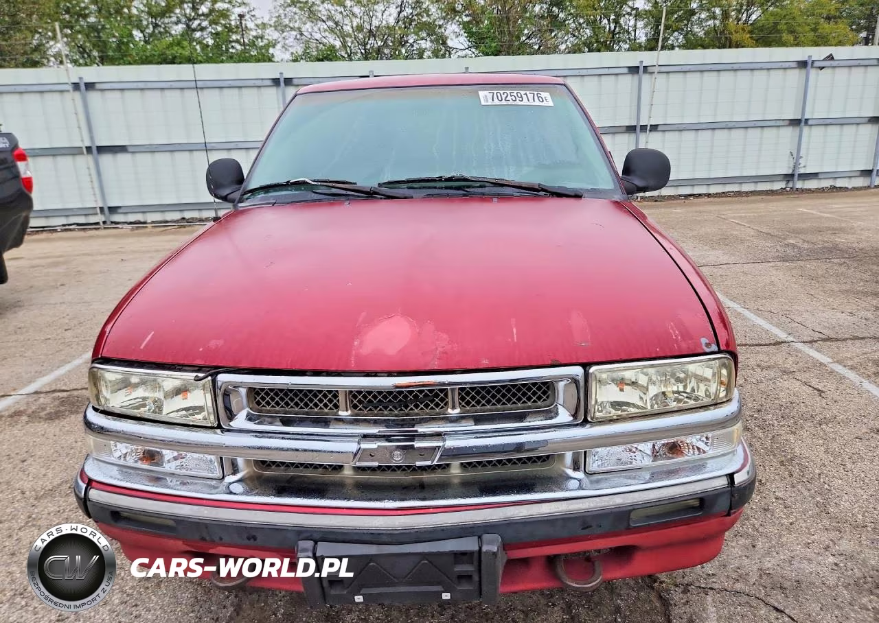 1996 Chevrolet Blazer VIN:1GNDT13W2T2276839 - 5